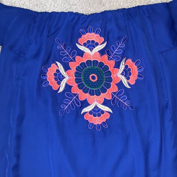 West 36th Off Shoulder Embroidered Mini Dress Sz M - Picture 2 of 6